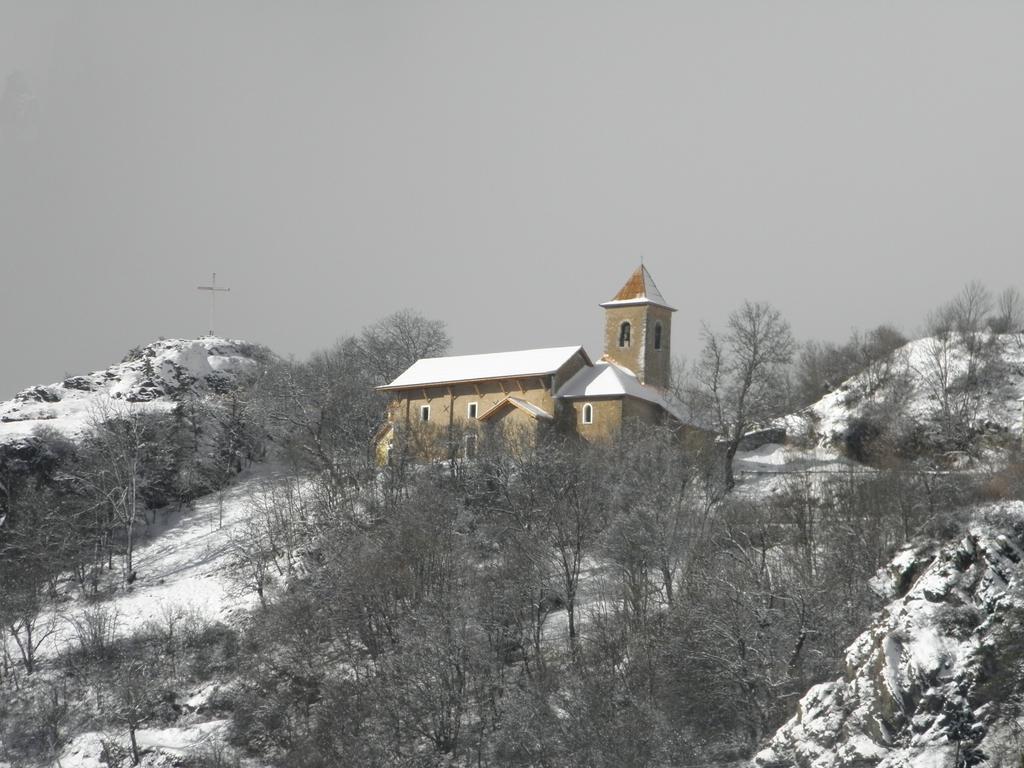 Gite Auberge Les Terres Blanches De Meolans Exterior photo