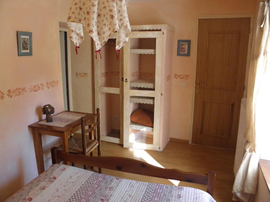 Gite Auberge Les Terres Blanches De Meolans Room photo