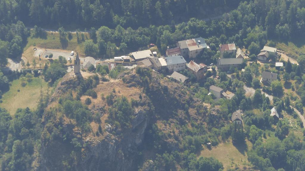 Gite Auberge Les Terres Blanches De Meolans Exterior photo