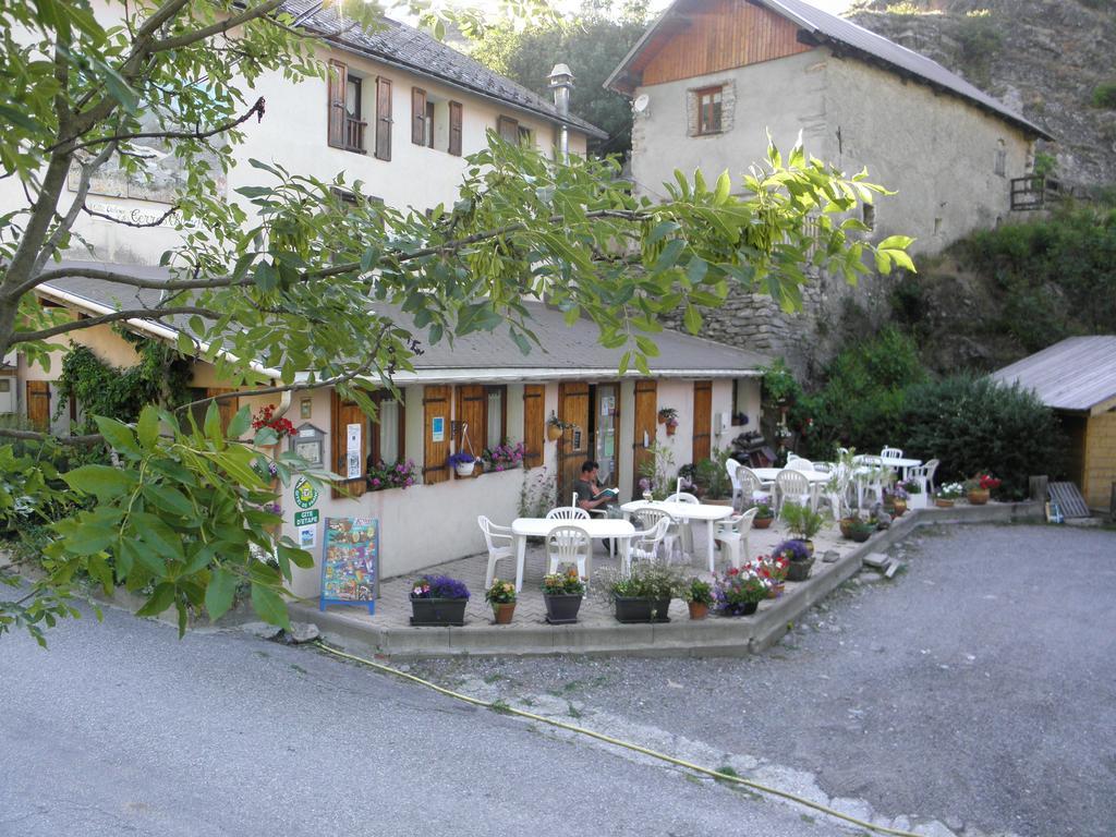 Gite Auberge Les Terres Blanches De Meolans Exterior photo